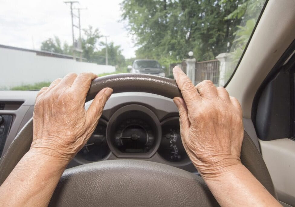 Faced with life without her longtime husband, a grieving widow learns to drive, with the help of a special hospice friend.